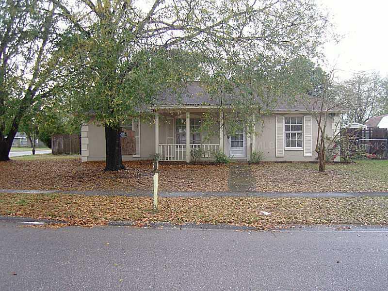 704 Briarcliff Dr., Valrico, FL 33594