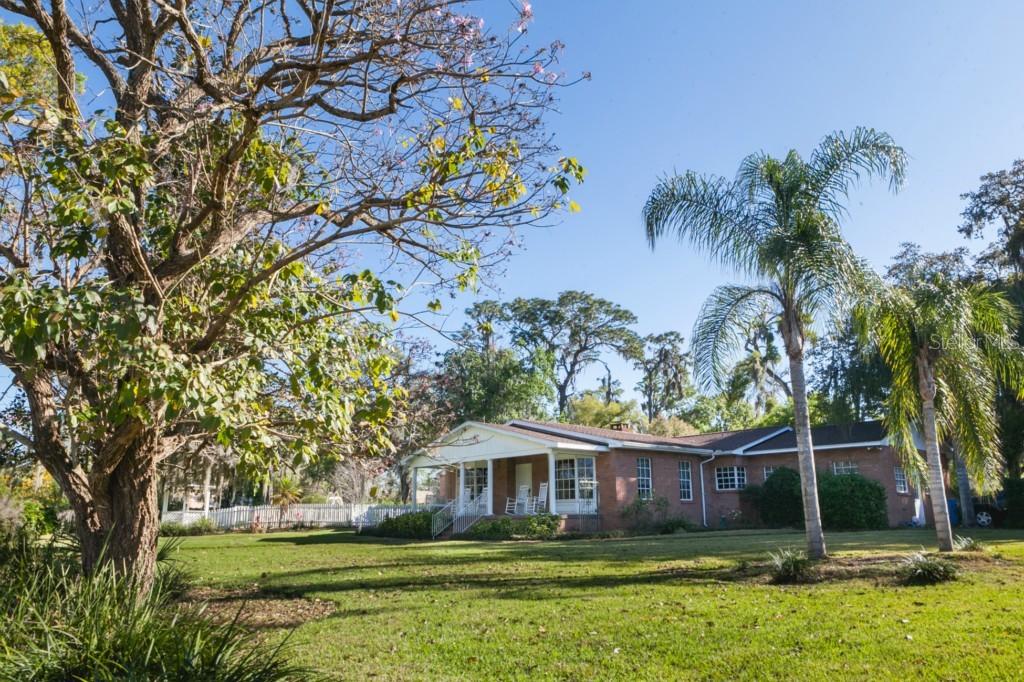 717 N Valrico Rd., Valrico, FL 33594