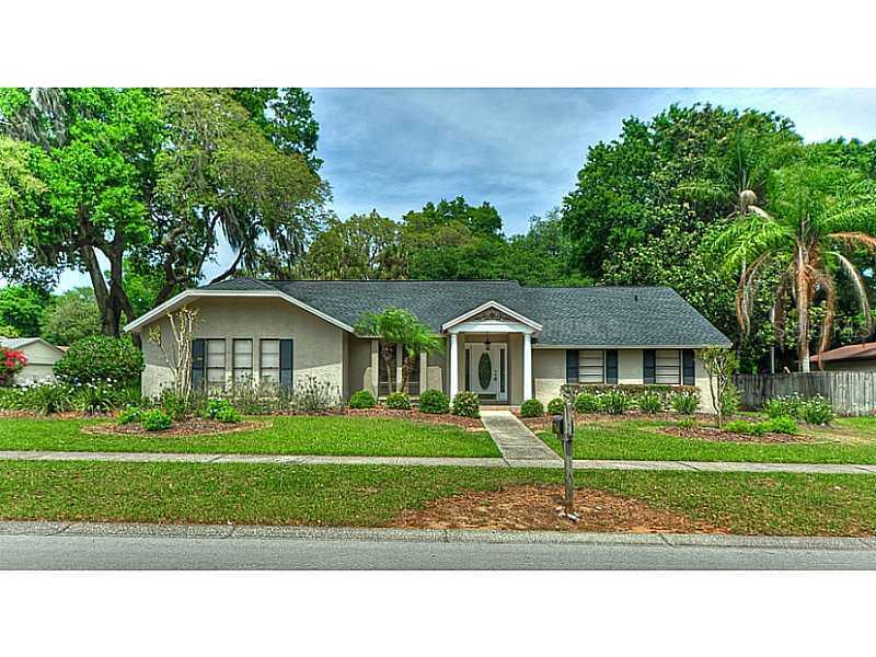 1110 Lakemont Dr., Valrico, FL 33594