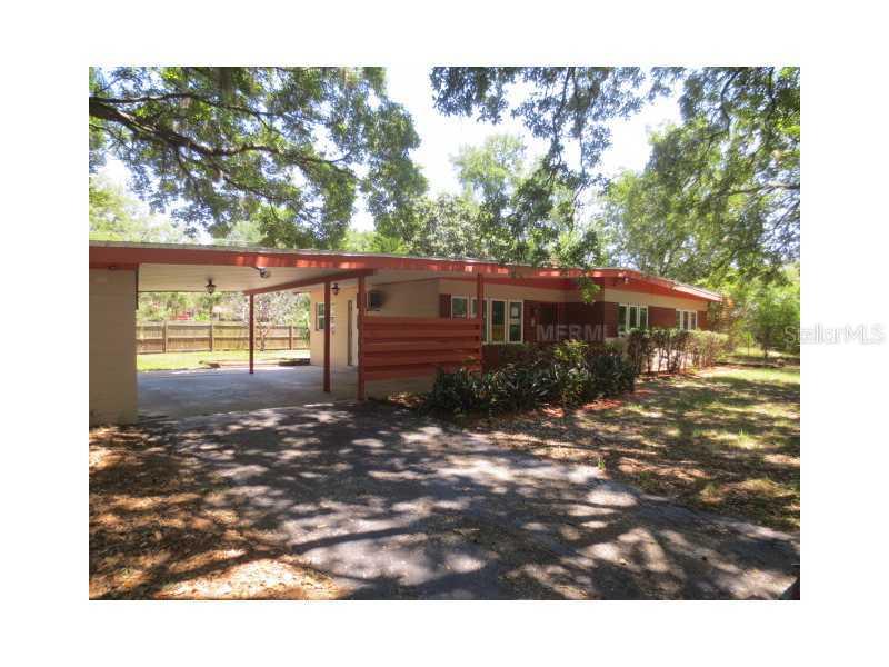 210 Temple Valley Dr., Temple Terrace, FL 33617