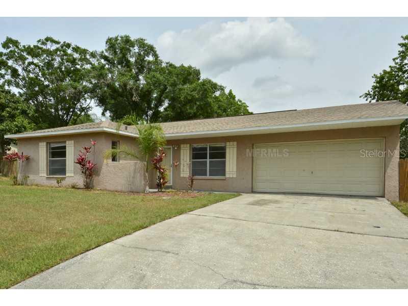 628 Red Robin Rd., Seffner, FL 33584