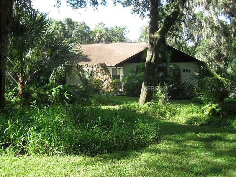 307 Apache Tr., Brandon, FL 33511