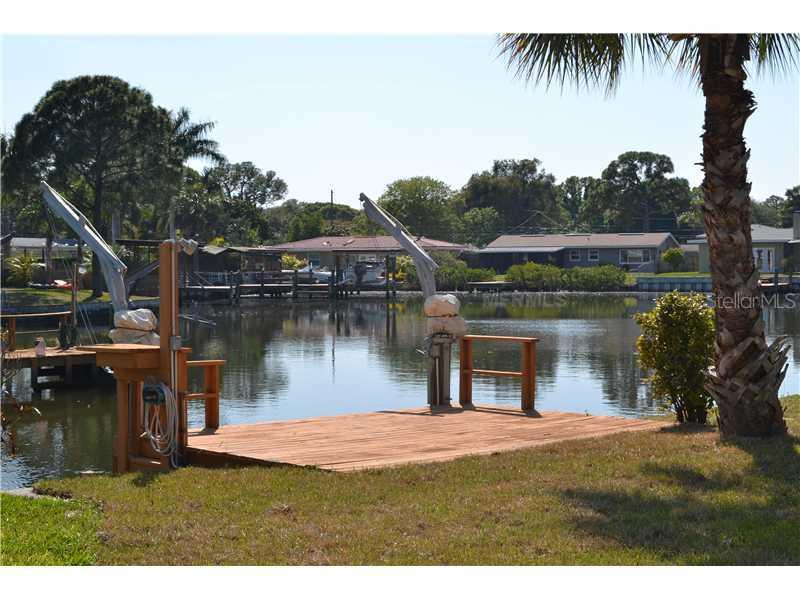 1553 Massachusetts Ave., St Petersburg, FL 33703