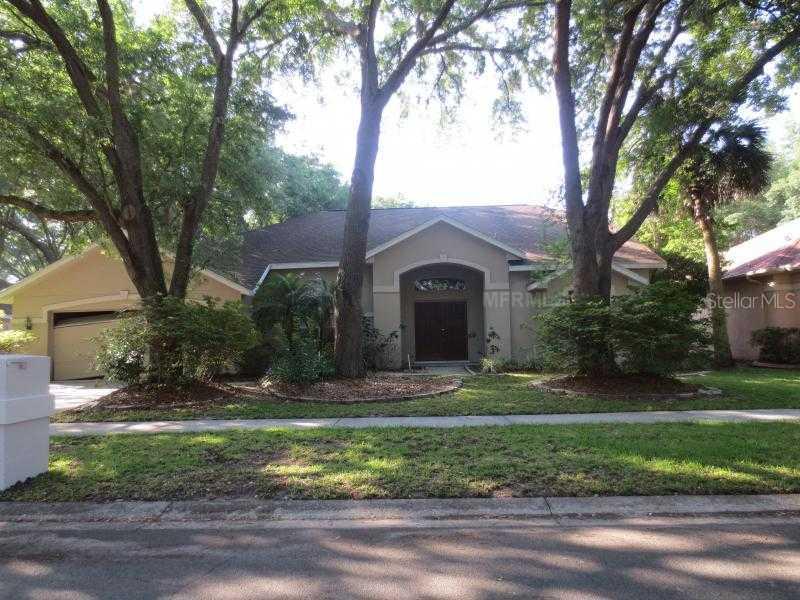 2247 Eagle Bluff Dr., Valrico, FL 33596