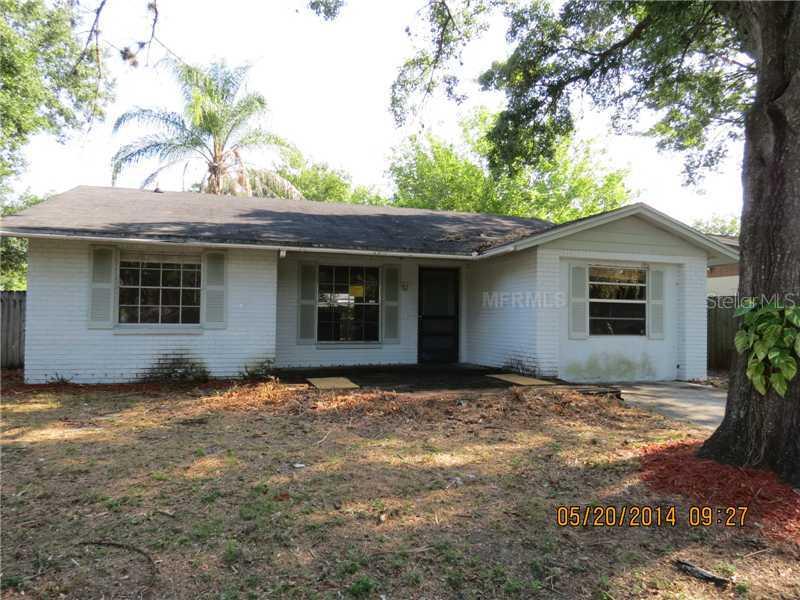 2202 Selkirk St., Valrico, FL 33594