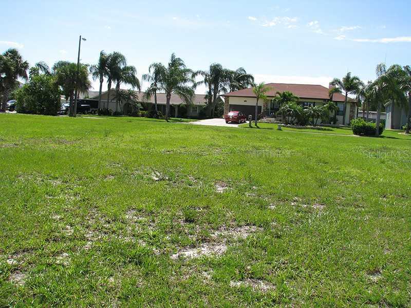 6340 Cottonwood Ln., Apollo Beach, FL 33572