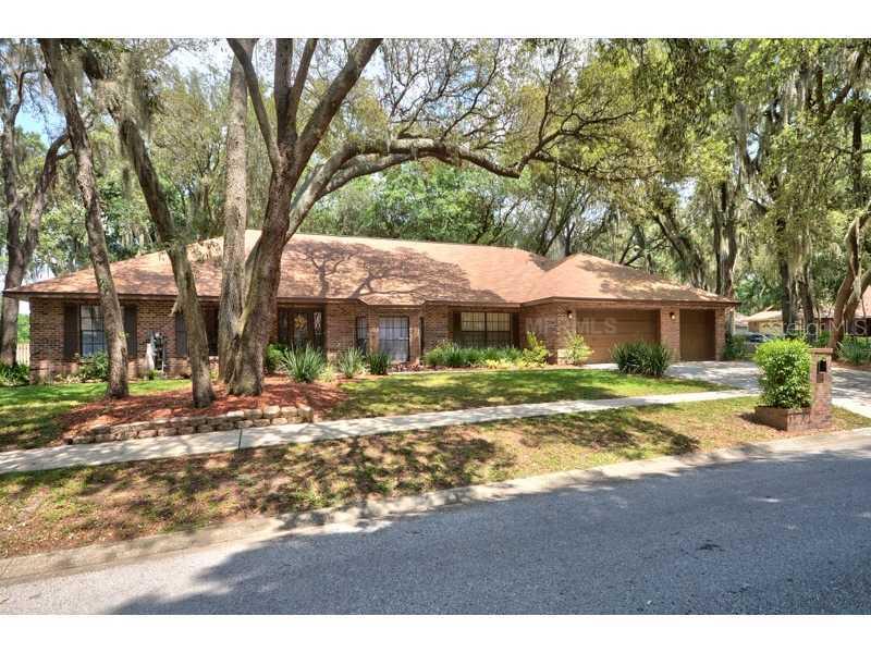 2701 St Cloud Oaks Dr., Valrico, FL 33594