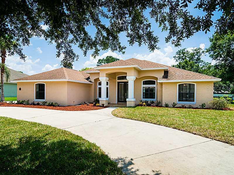 1523 Camphor Cove Dr., Lutz, FL 33549
