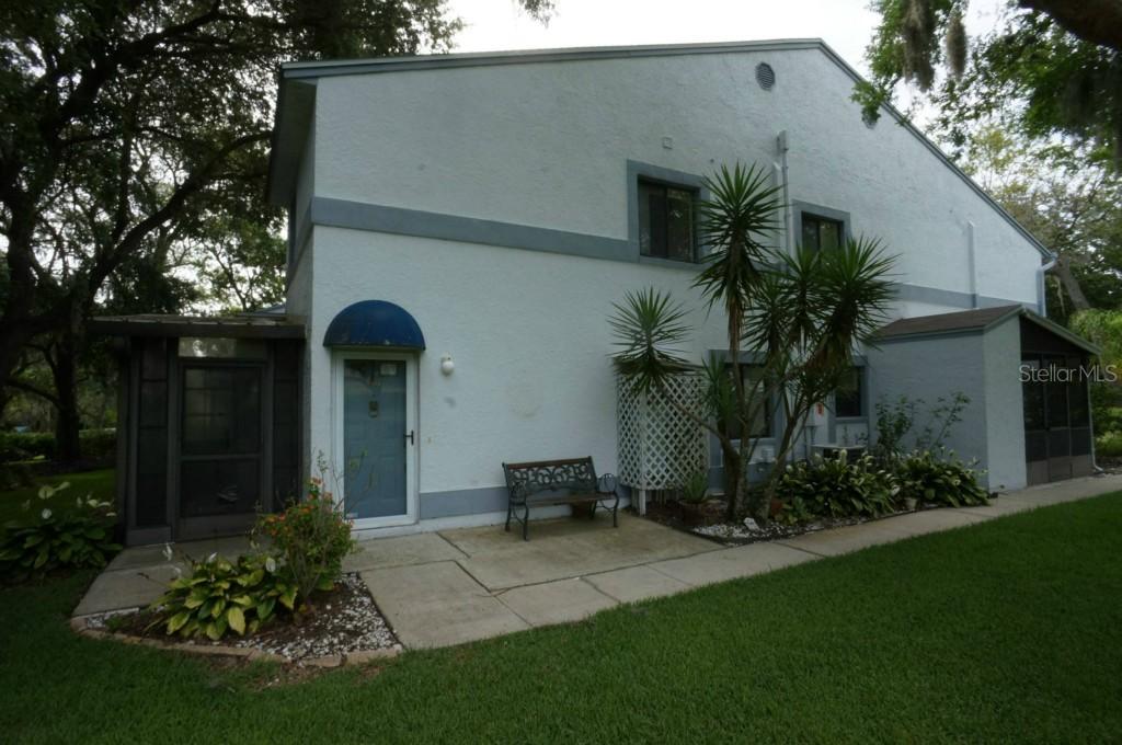 3607 Whispering Oaks Ln. #401, Palm Harbor, FL 34684