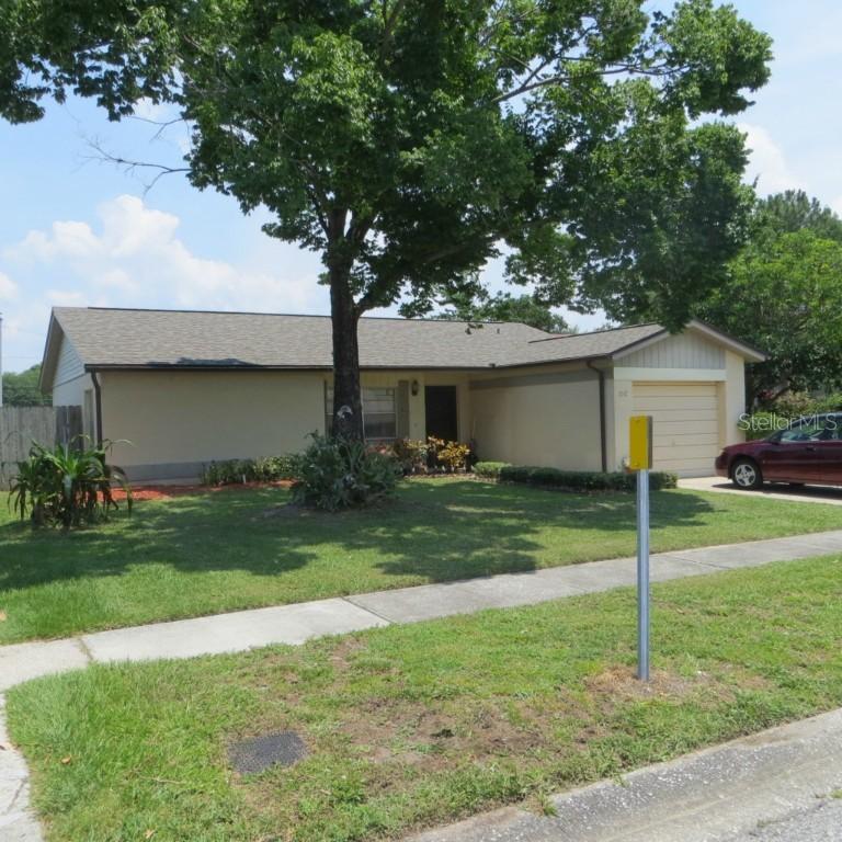 1042 Bridlewood Way, Brandon, FL 33511