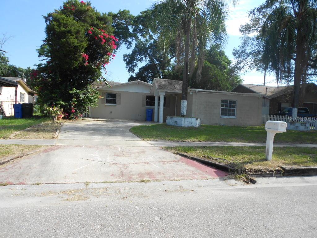104 Melanie Ln., Brandon, FL 33510