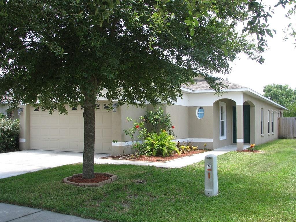 925 Windton Oak Dr., Ruskin, FL 33570