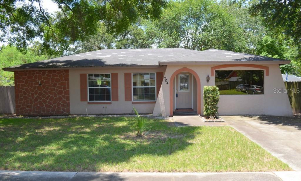 704 Falkirk Ave., Valrico, FL 33594