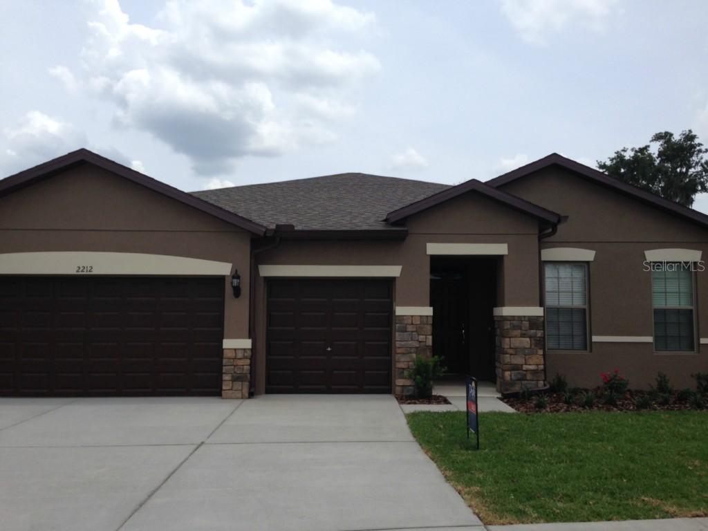 2212 Landside Dr., Valrico, FL 33594