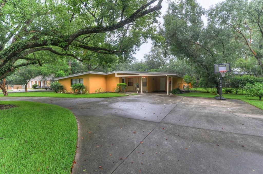 2312 Sinclair Hills Rd., Lutz, FL 33549
