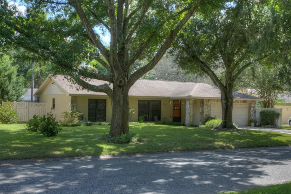 401 Greenview Dr., Brandon, FL 33510