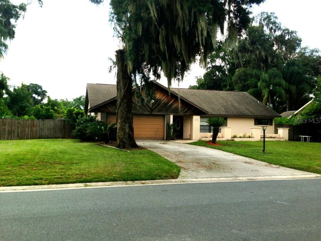2210 Cherokee Tr., Valrico, FL 33594
