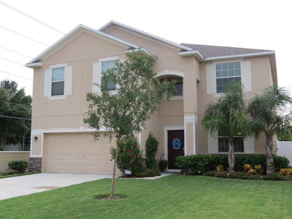 302 Shell Manor Dr., Ruskin, FL 33570