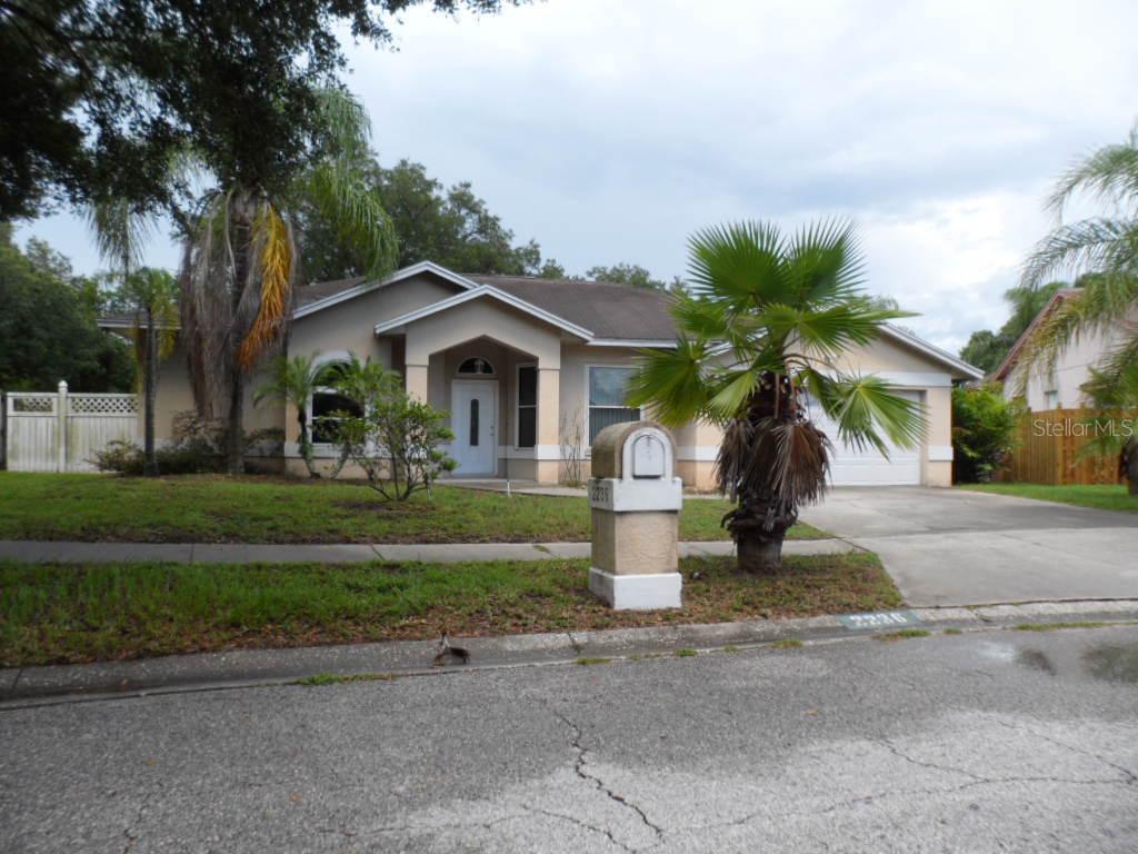 2236 Groveland Dr., Lutz, FL 33549