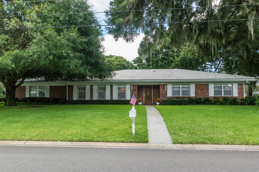 109 W Crestview Dr., Brandon, FL 33511