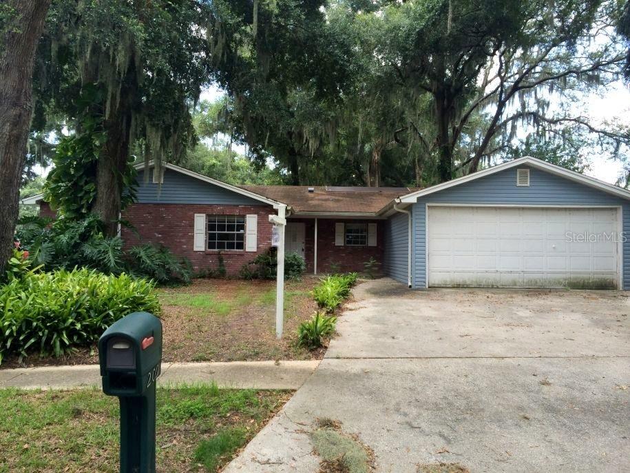 209 Gay Rd., Seffner, FL 33584