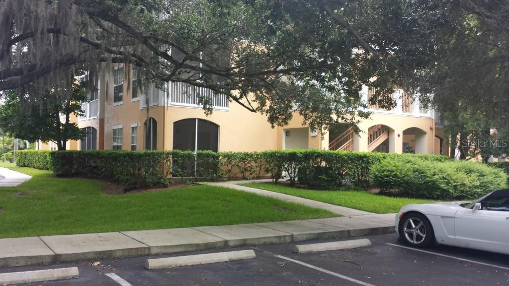 9414 Crescent Loop Cir. #102, Tampa, FL 33619