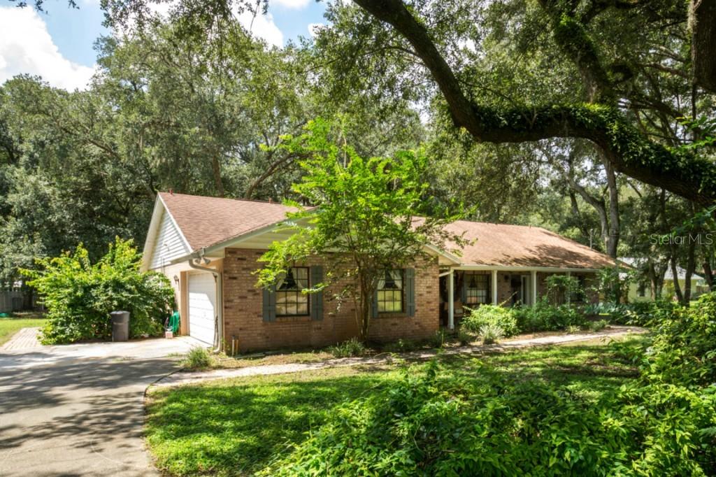 35708 Chancey Rd., Zephyrhills, FL 33541