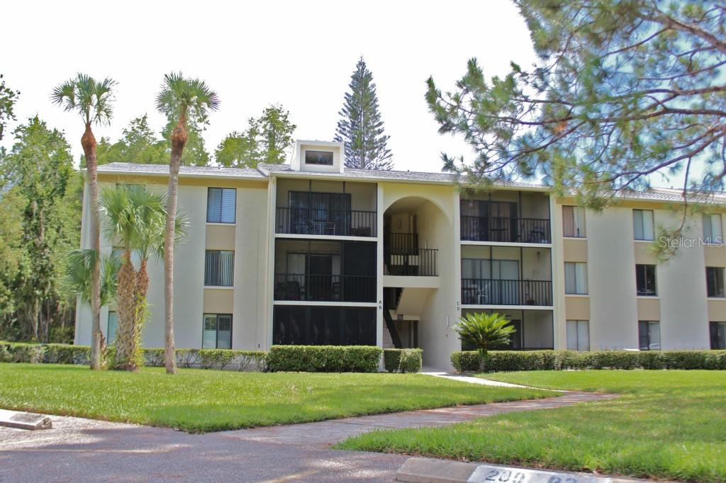 1423 Pine Glen Ln. #B2, Tarpon Springs, FL 34688