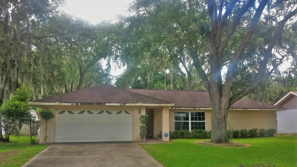 1107 Riflecrest Ave., Valrico, FL 33594