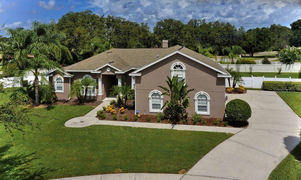 1034 Carriage Park Dr., Valrico, FL 33594