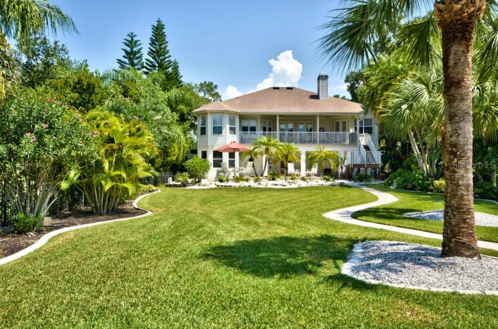 26 Central Ct., Tarpon Springs, FL 34689