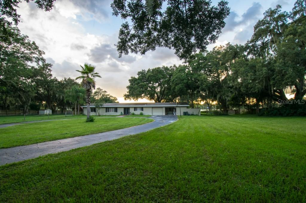 1609 Sydney Rd., Valrico, FL 33594