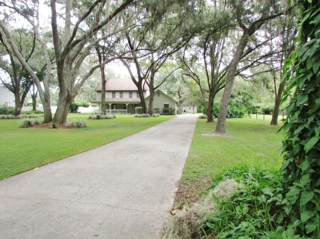 1021 Crystal Lake Rd., Lutz, FL 33548