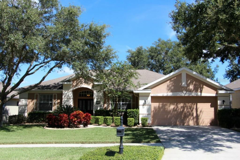 2204 Lodgeview Way, Valrico, FL 33594