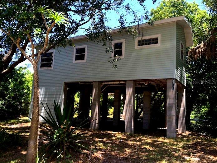 400 Pennsylvania Ave., Crystal Beach, FL 34683