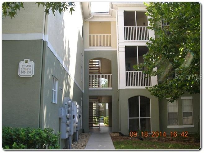 9316 Crescent Loop Cir. #206, Tampa, FL 33619