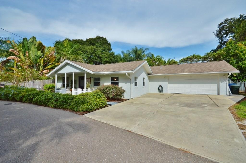 911 7th St., Largo, FL 33770