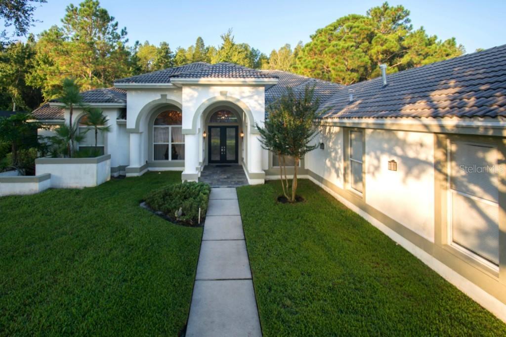 18916 Saint Laurent Dr., Lutz, FL 33558