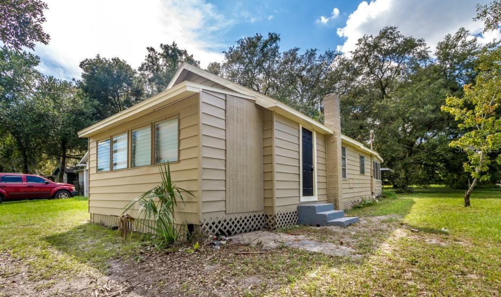 1611 E 99th Ave., Tampa, FL 33612