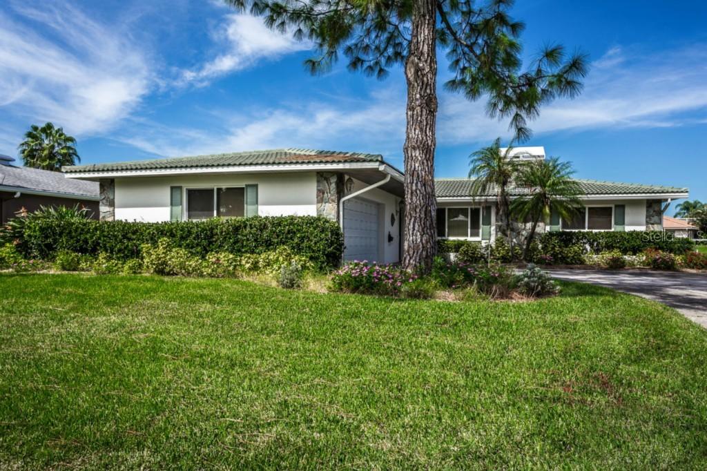 6674 Tanglewood Dr., St Petersburg, FL 33702