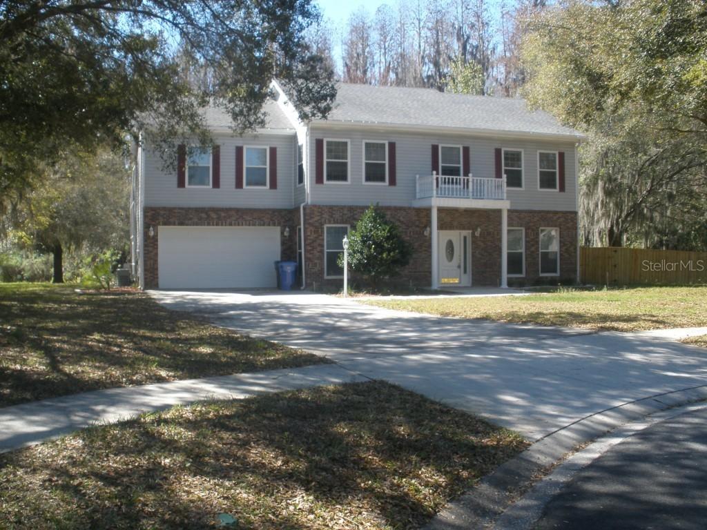 301 Lake Nell Ct., Lutz, FL 33549