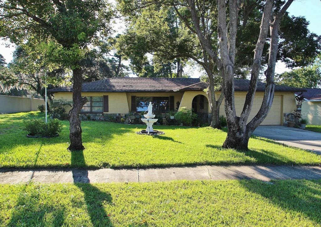 7808 Lakeside Woodlands Dr., Hudson, FL 34667