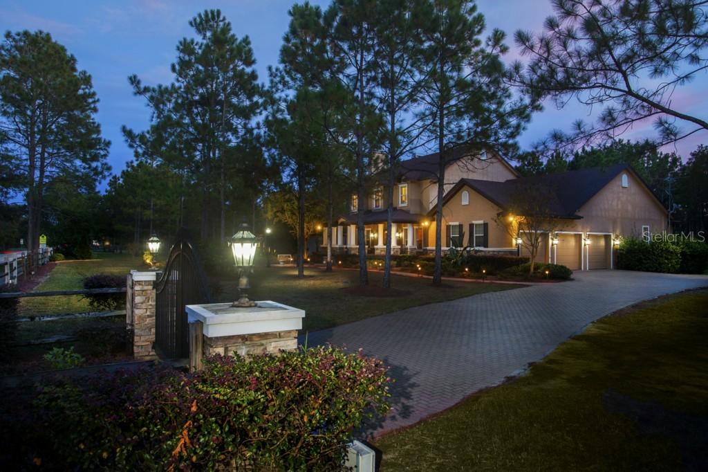 807 Debuel Rd., Lutz, FL 33549