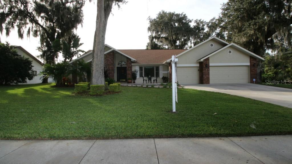 2101 Arbor Oaks Dr., Valrico, FL 33594