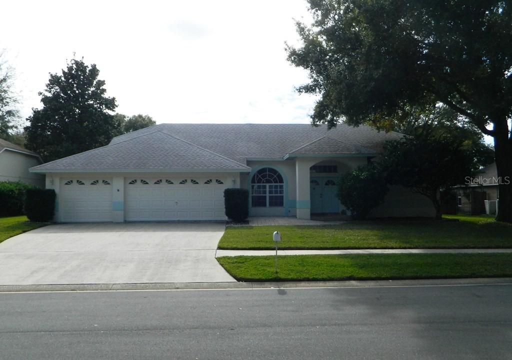 1719 Woodpond Way, Lutz, FL 33559