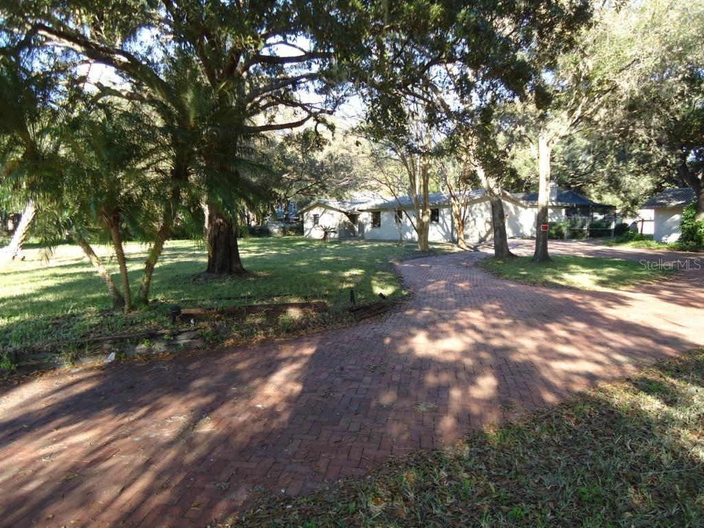 2220 Bow Ln., Safety Harbor, FL 34695