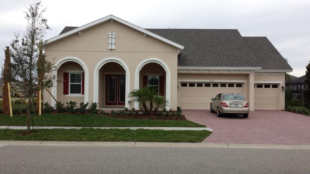 32452 Silvercreek Way, Wesley Chapel, FL 33545