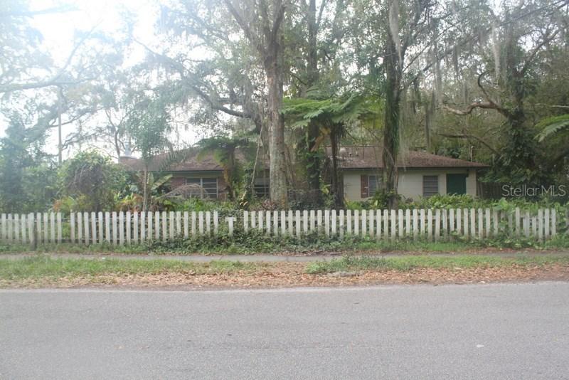 2110 Village Ave., Tampa, FL 33612