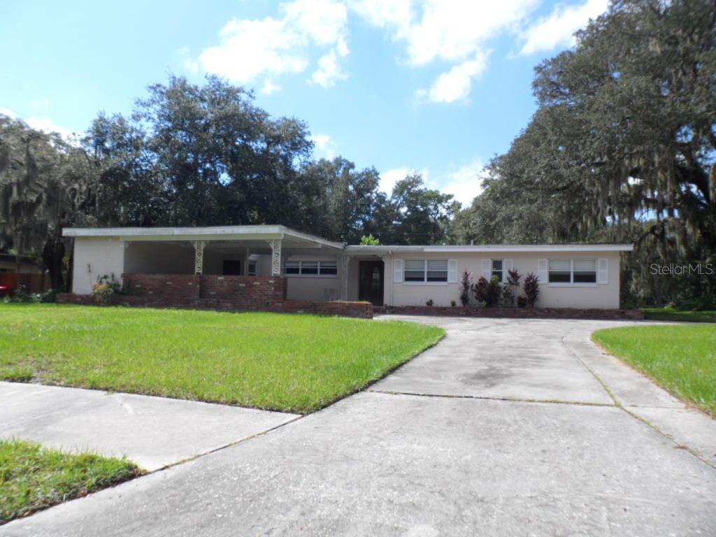 801 W River Dr., Temple Terrace, FL 33617