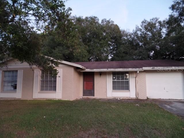 2318 Selkirk St., Valrico, FL 33594